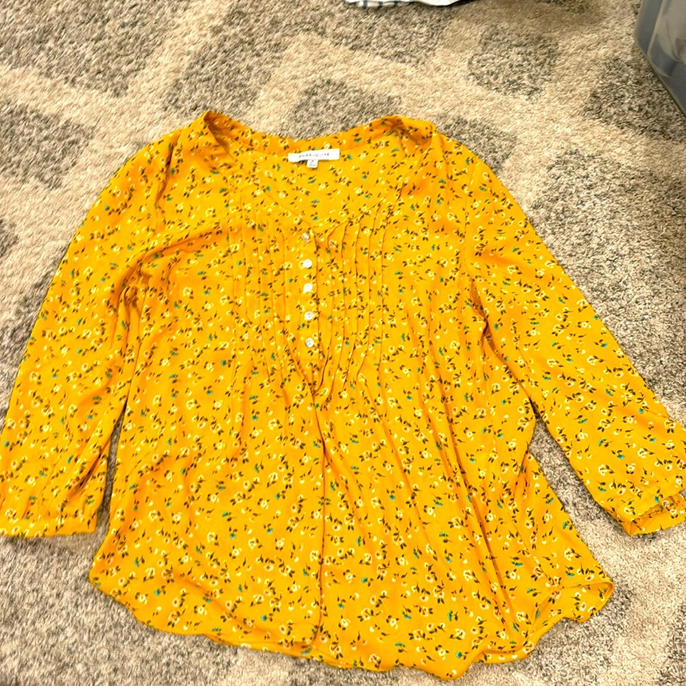 Women’s blouse size medium